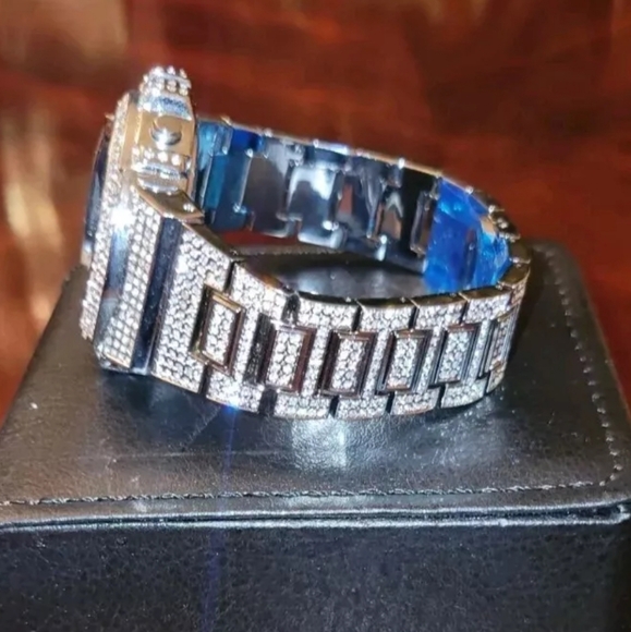Mens Iced Out Heavy Simulated Diamond CZ Silverplated Water-resistant Watch - Picture 5 of 15